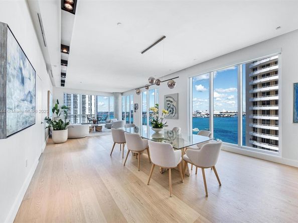 900 Brickell Key Blvd 1403, Miami FL 33131