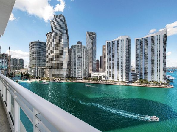 900 Brickell Key Blvd 1403, Miami FL 33131