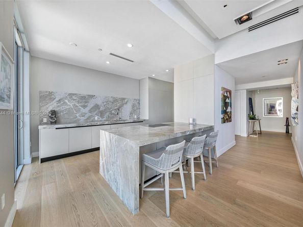 900 Brickell Key Blvd 1403, Miami FL 33131