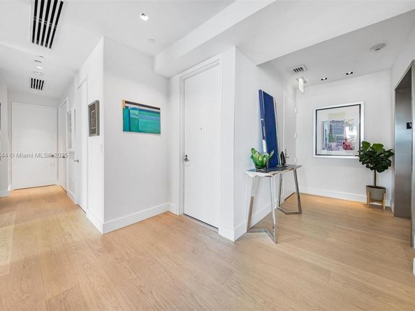 900 Brickell Key Blvd 1403, Miami FL 33131