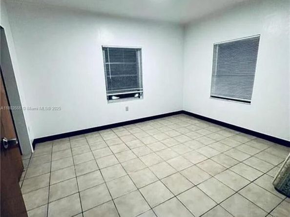 422 NW 25th Ct, Miami FL 33125