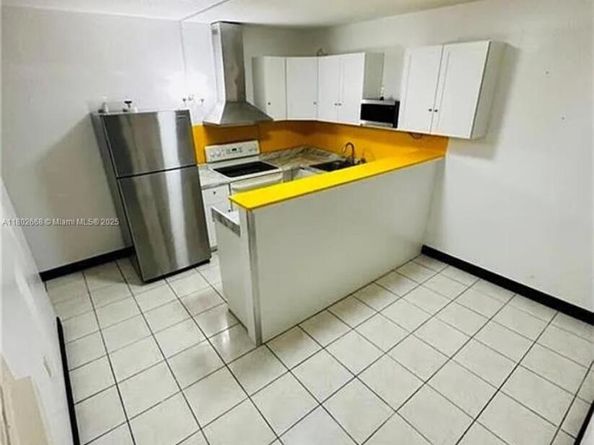 422 NW 25th Ct, Miami FL 33125