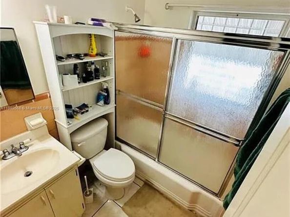 422 NW 25th Ct, Miami FL 33125