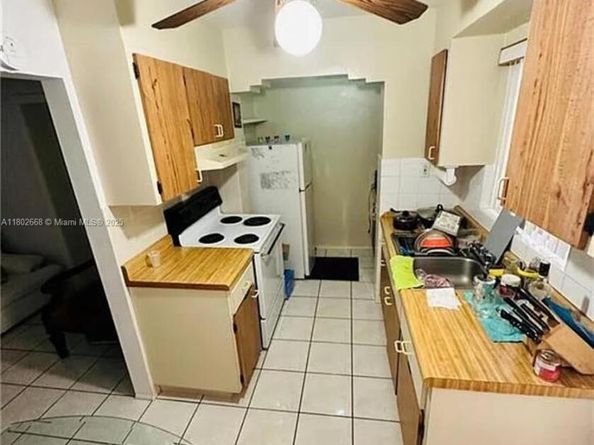 422 NW 25th Ct, Miami FL 33125