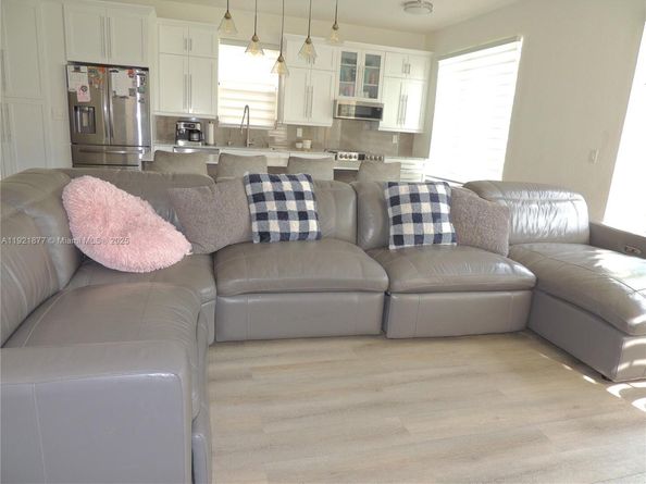 959 NE 37th Ave, Homestead FL 33033