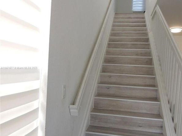 959 NE 37th Ave, Homestead FL 33033