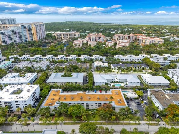 240 Galen Dr 314, Key Biscayne FL 33149