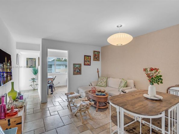 240 Galen Dr 314, Key Biscayne FL 33149