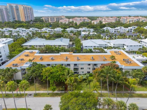 240 Galen Dr 314, Key Biscayne FL 33149
