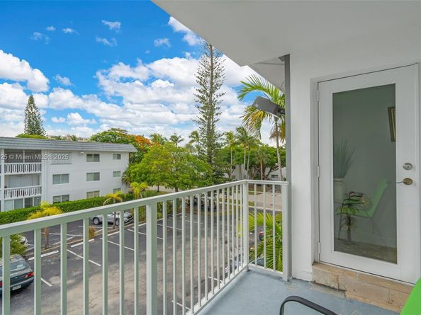 240 Galen Dr 314, Key Biscayne FL 33149