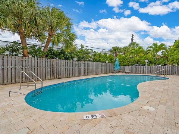 240 Galen Dr 314, Key Biscayne FL 33149