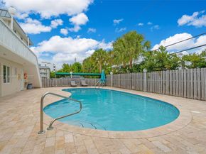240 Galen Dr 314, Key Biscayne FL 33149