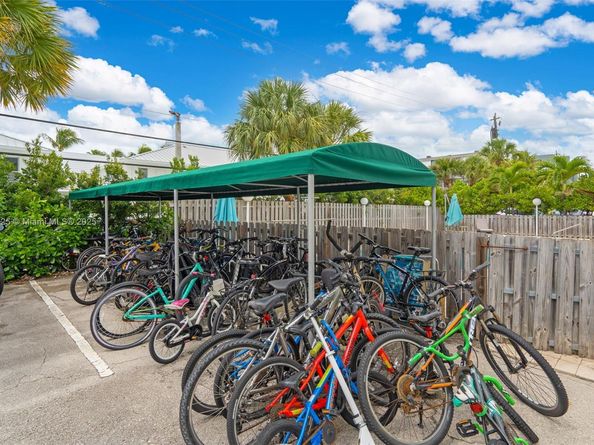 240 Galen Dr 314, Key Biscayne FL 33149