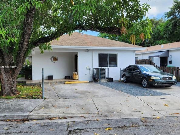 580-590 NW 58th St, Miami FL 33127