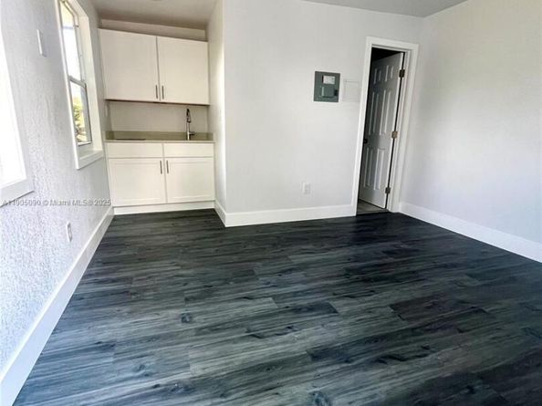 2331 NW 55th Ter, Miami FL 33142