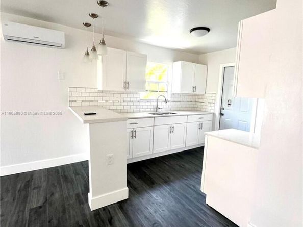 2331 NW 55th Ter, Miami FL 33142