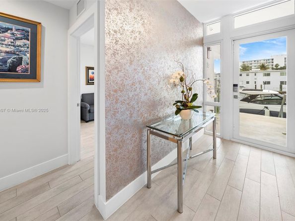 33 N Shore Dr 33, Miami Beach FL 33141
