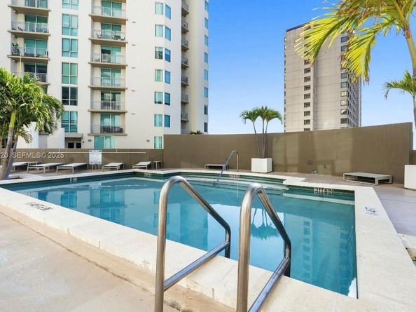 9055 SW 73 Ct 809, Miami FL 33156