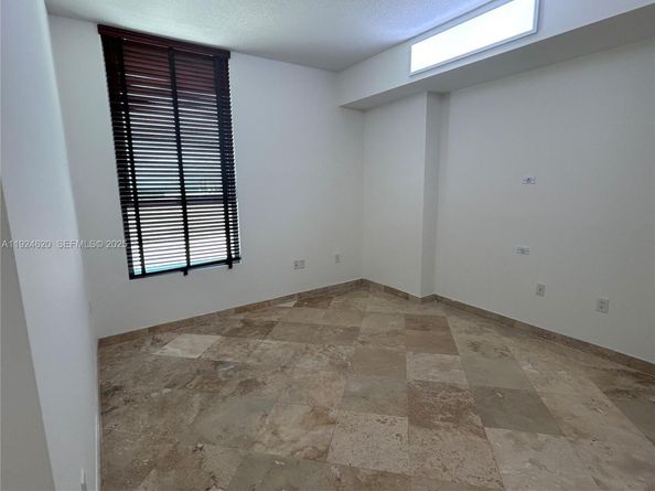 9055 SW 73 Ct 809, Miami FL 33156