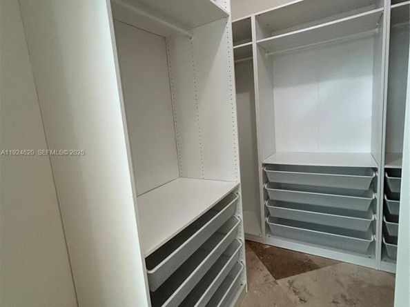 9055 SW 73 Ct 809, Miami FL 33156