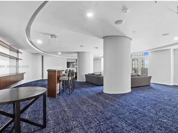 9055 SW 73 Ct 809, Miami FL 33156