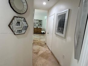 9055 SW 73 Ct 809, Miami FL 33156