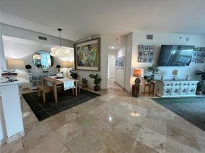 9055 SW 73 Ct 809, Miami FL 33156