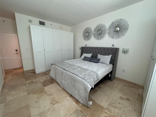 9055 SW 73 Ct 809, Miami FL 33156