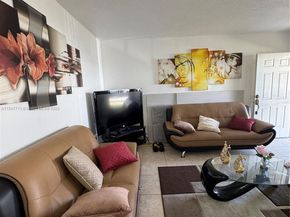 71 NW 76th St 5, Miami FL 33150