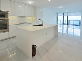 700 NE 24 St 3903, Miami FL 33137
