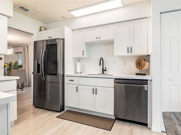 7101 NW 40th St, Coral Springs FL 33065