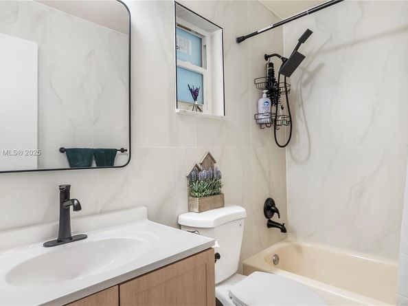 7101 NW 40th St, Coral Springs FL 33065