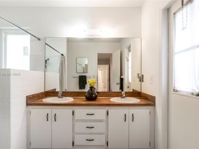 7101 NW 40th St, Coral Springs FL 33065