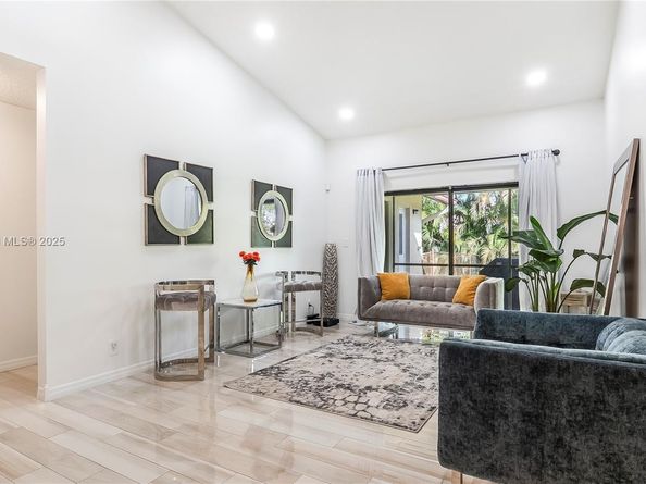 7101 NW 40th St, Coral Springs FL 33065