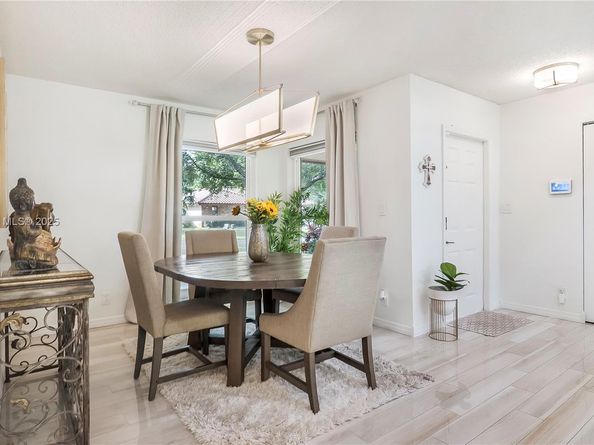 7101 NW 40th St, Coral Springs FL 33065