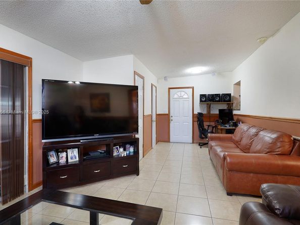 19491 SW 121st Ave, Miami FL 33177