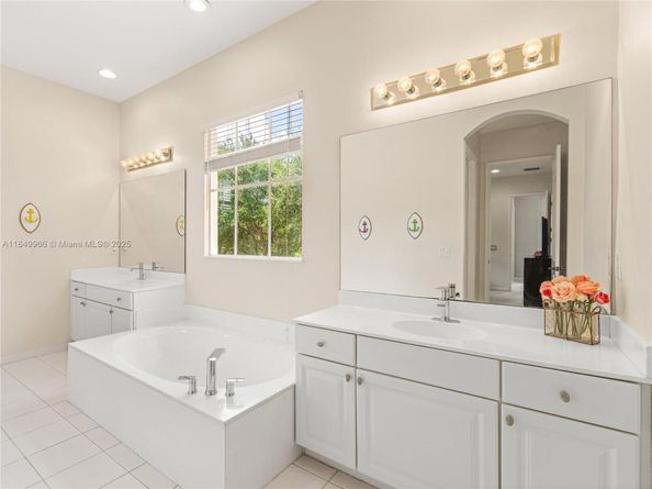 78 Stoney Dr, Palm Beach Gardens FL 33410