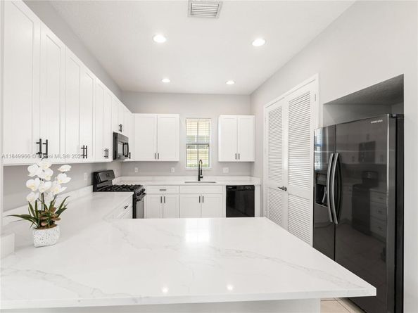 78 Stoney Dr, Palm Beach Gardens FL 33410
