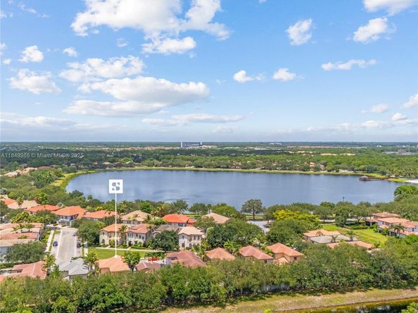 78 Stoney Dr, Palm Beach Gardens FL 33410