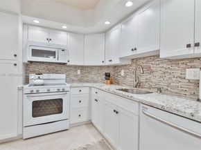 500 Bayview Dr 617, Sunny Isles Beach FL 33160