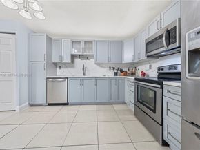 3430 NW 16th St, Miami FL 33125