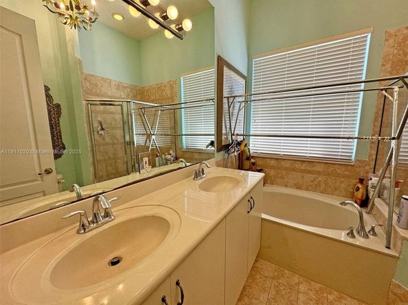 3457 NE 2nd St, Homestead FL 33033