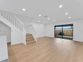 10512 NW 3rd St, Pembroke Pines FL 33026