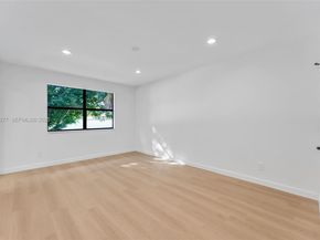 10512 NW 3rd St, Pembroke Pines FL 33026