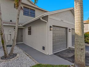 10512 NW 3rd St, Pembroke Pines FL 33026