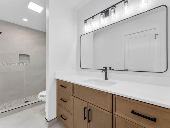 10512 NW 3rd St, Pembroke Pines FL 33026