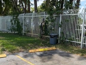 3910 Inverrary Blvd 407B, Lauderhill FL 33319