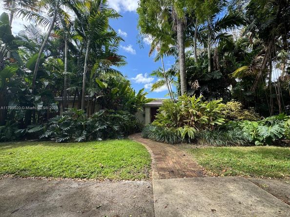 550 NE 94th St, Miami Shores FL 33138