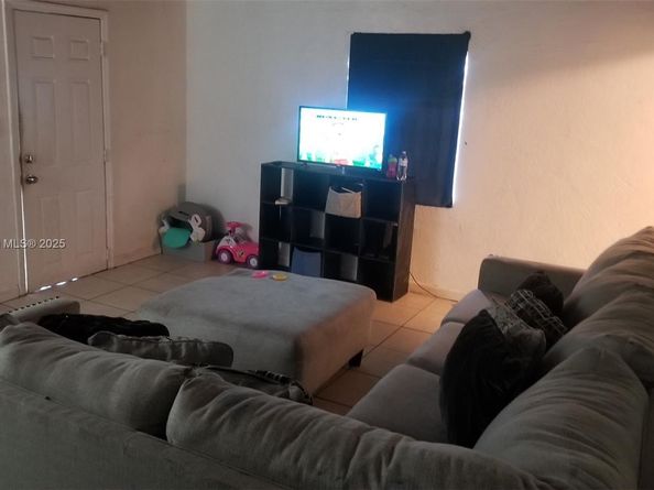 1660 W 26th St, Riviera Beach FL 33404