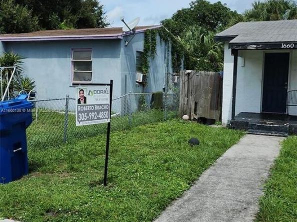 1660 W 26th St, Riviera Beach FL 33404